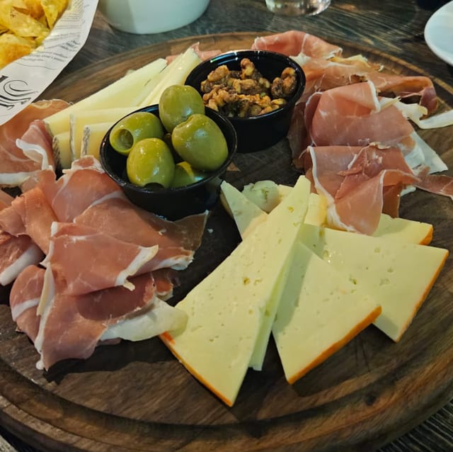 Queso y Jamon Combo.